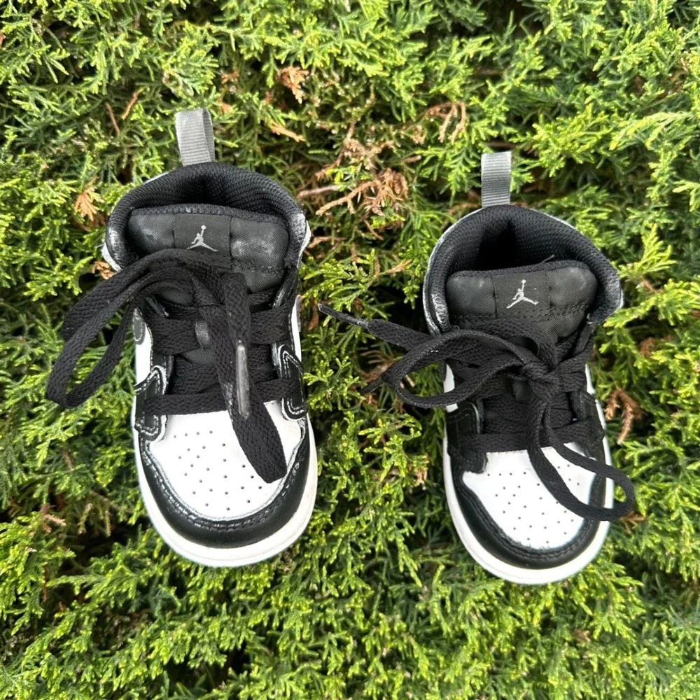 Nike Jordan‎ 1 Mid Infant Baby Sneakers Size 5 Iron Grey Shoes
